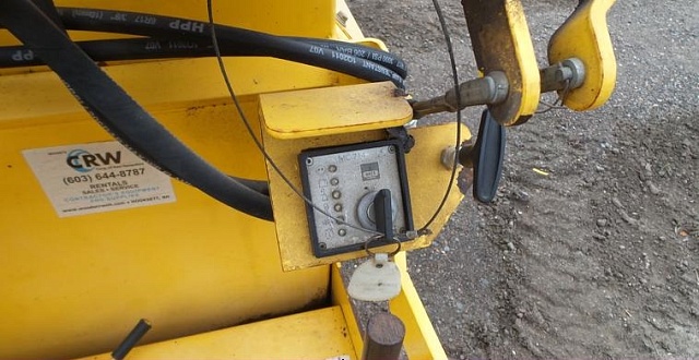 Мини укладчик асфальта на гусеничном ходу TP411